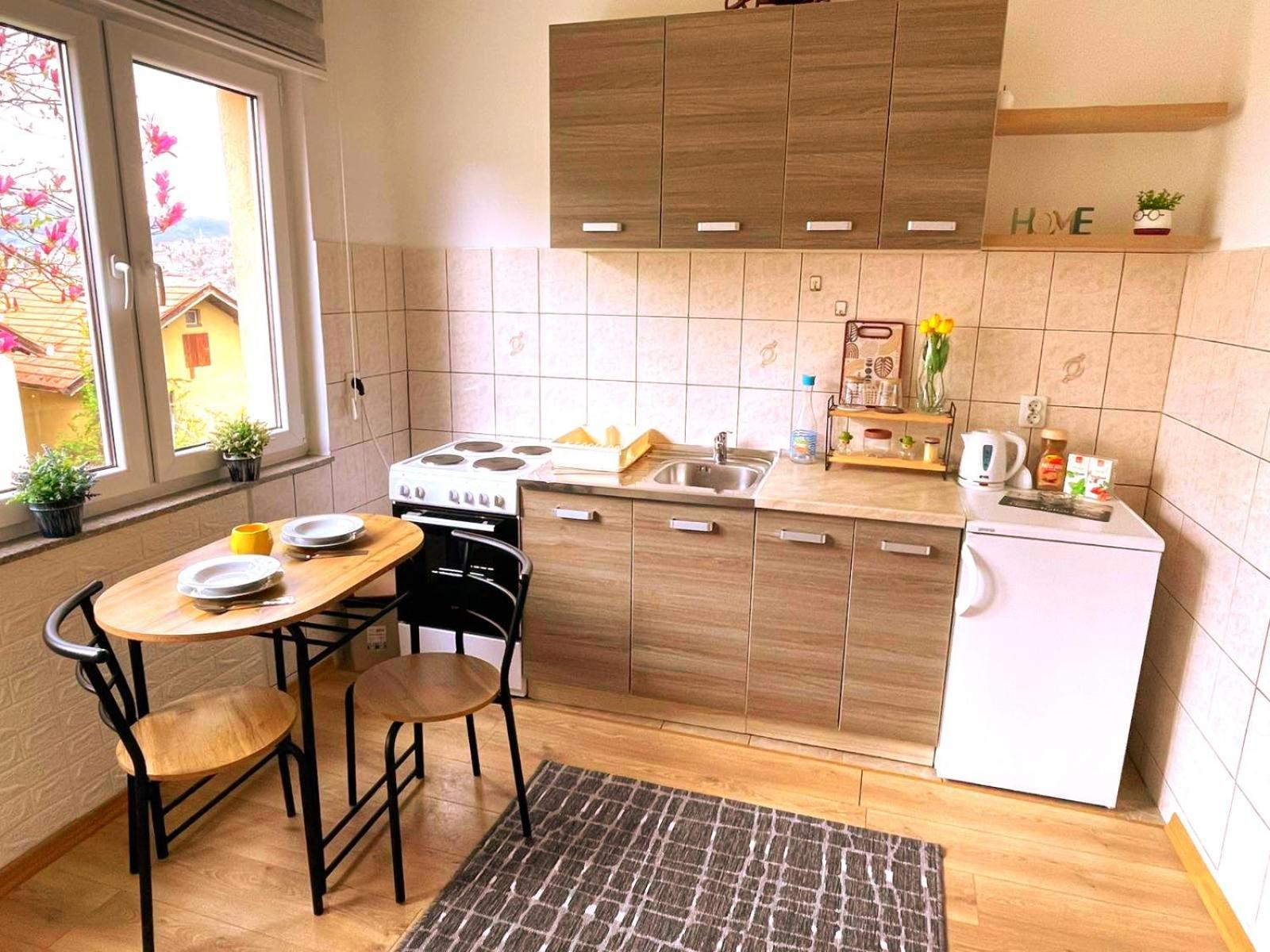Garden Free Parking Apartment ซาราเยโว ภายนอก รูปภาพ
