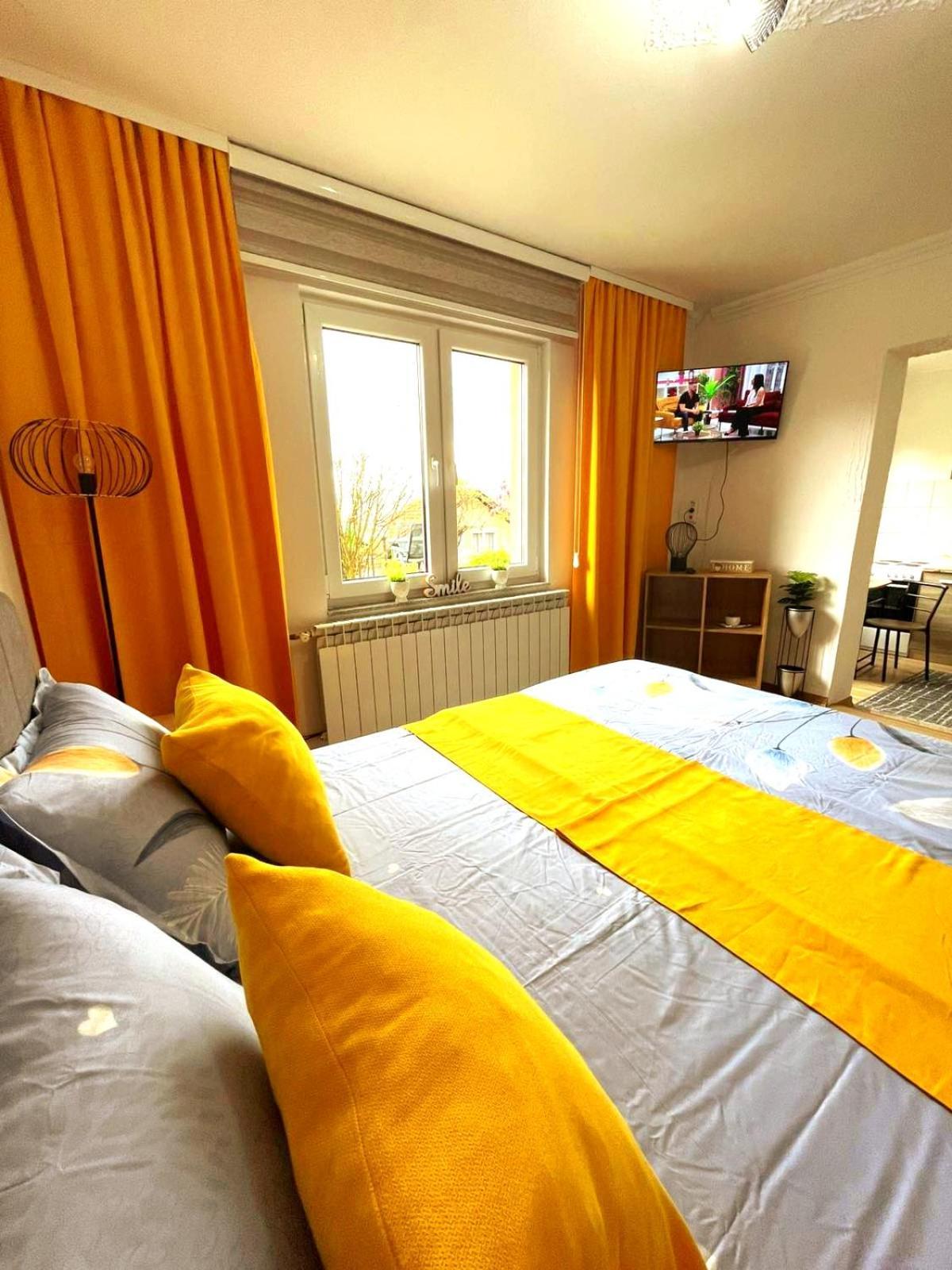 Garden Free Parking Apartment ซาราเยโว ภายนอก รูปภาพ