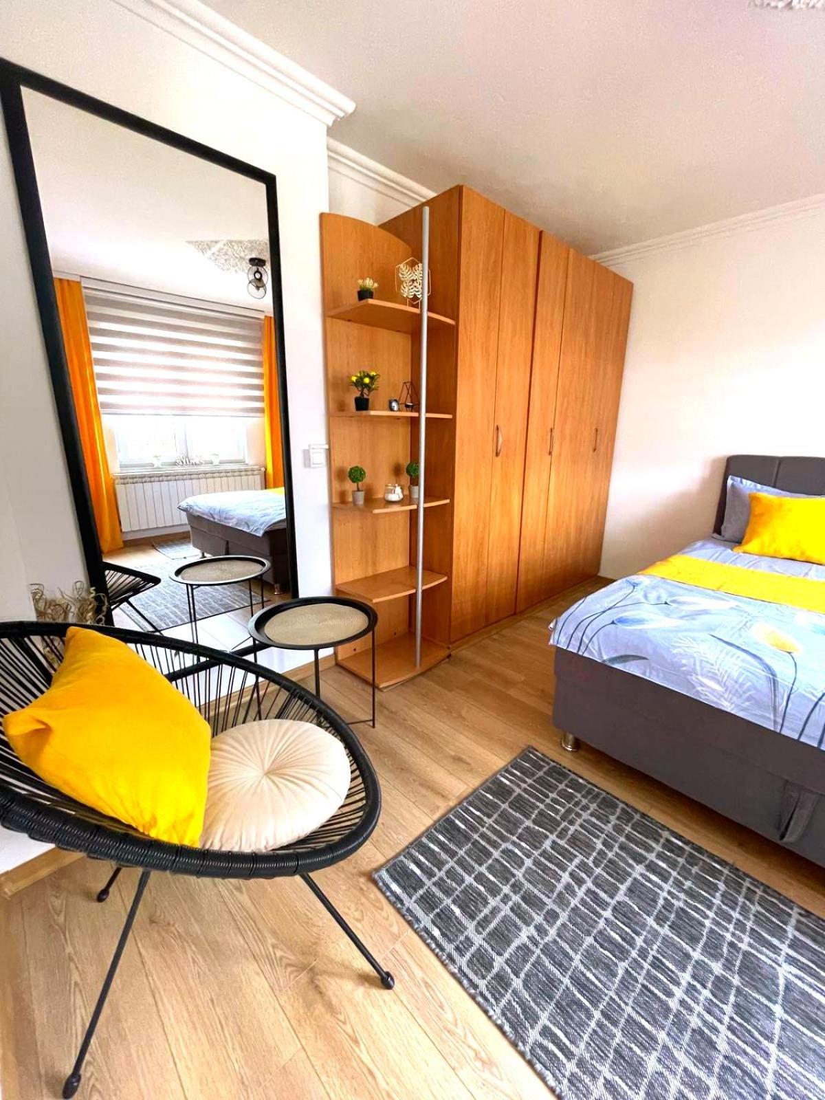 Garden Free Parking Apartment ซาราเยโว ภายนอก รูปภาพ